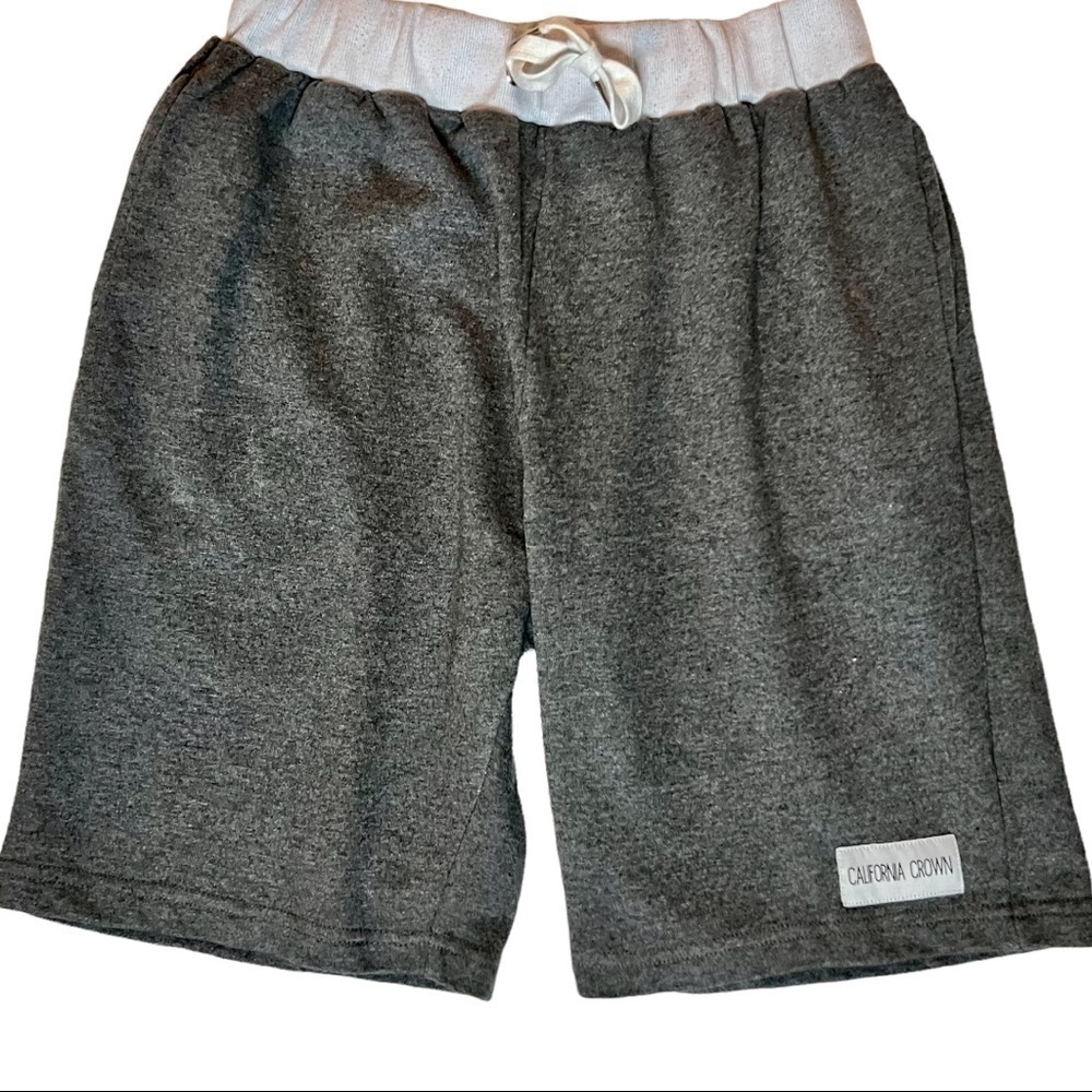 𝅺CALIFORNIA Crown Gray Casual Leisure Shorts Size Medium